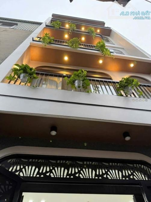 BÁN NHÀ HỒ TÙNG MẬU – 32M² – 5 TẦNG – Ngõ nông – 7,35 TỶ. HÀNG XÓM KDT GoldMark City