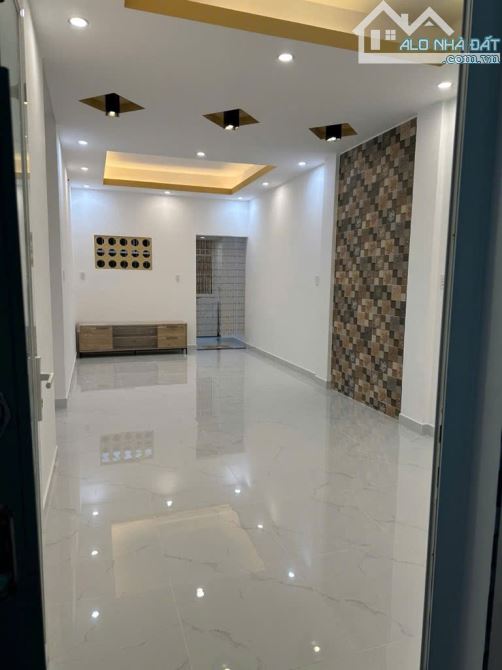 BÁN CHUG CƯ 548 PHẠM VĂN ĐỒNG BÌNH THẠNH - 3 PHÒNG NGỦ - GIÁ 3TY23