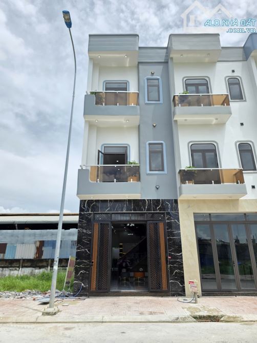 Bán nhà mới 1T2L 4.5x17m, đường N2 KDC Lê Phong An Phú 1 p. An Phú, full nội thất