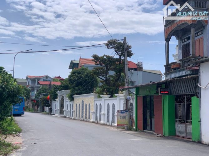 BÁN LÔ GÓC 121M2 ĐẤT- XÃ NGŨ THÁI- THUẬN THÀNH- ĐƯỜNG Ô TÔ- GIÁ 4X TY