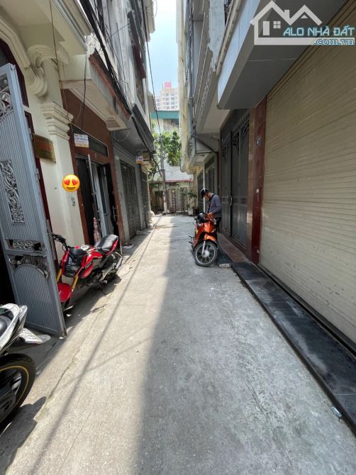 Cần bán gấp Nhà Định Công 50m 5 tầng ngõ Nông, Thông, 2 mặt ngõ, QH ổn định,  chỉ 170tr/m2