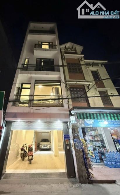 Bán Nhà Lạc Long Quân 53m, 5 Tầng , Gara Ô Tô , Phân Lô ,Lo Góc , Ở Ngay 3 Thoáng , Sát Hồ