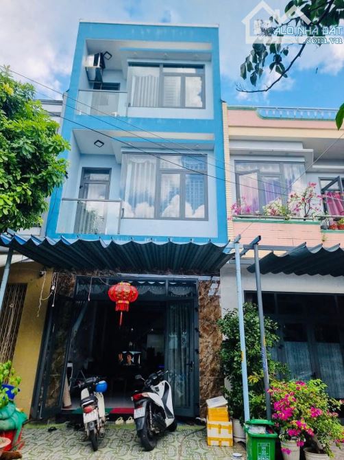 Bán nhà 3 tầng đường Dương Đức Hiền - Gần biển Nguyễn Tất Thành cách 200m