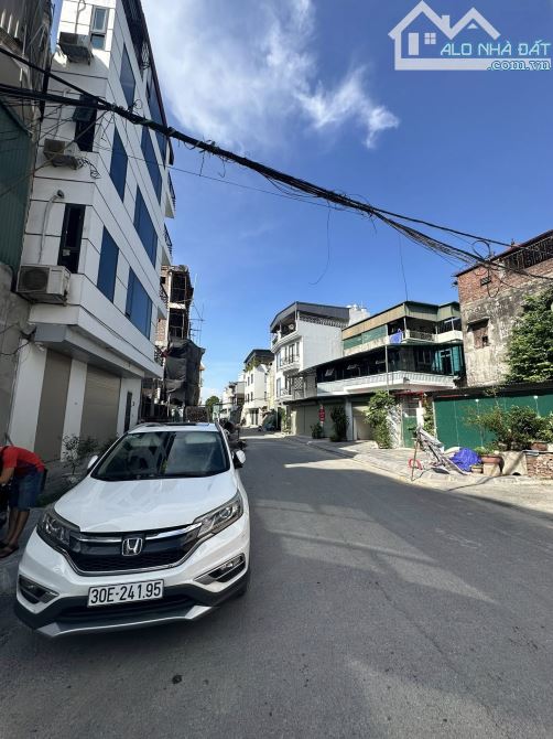 vỉa hè ô tô tránh kinh doanh xát Big C Long Biên phố NGÔ GIA TỰ - 52m 5tầng giá tốt.