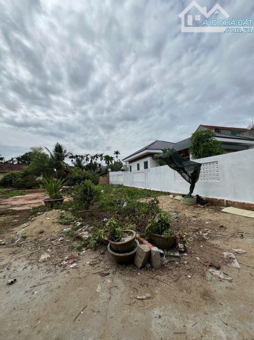 Bán lô đất đẹp Dt. 132m2 (5,3x25)m, hẻm Ô tô Bích Khê, Phường Cẩm Thành, Quảng Ngãi
