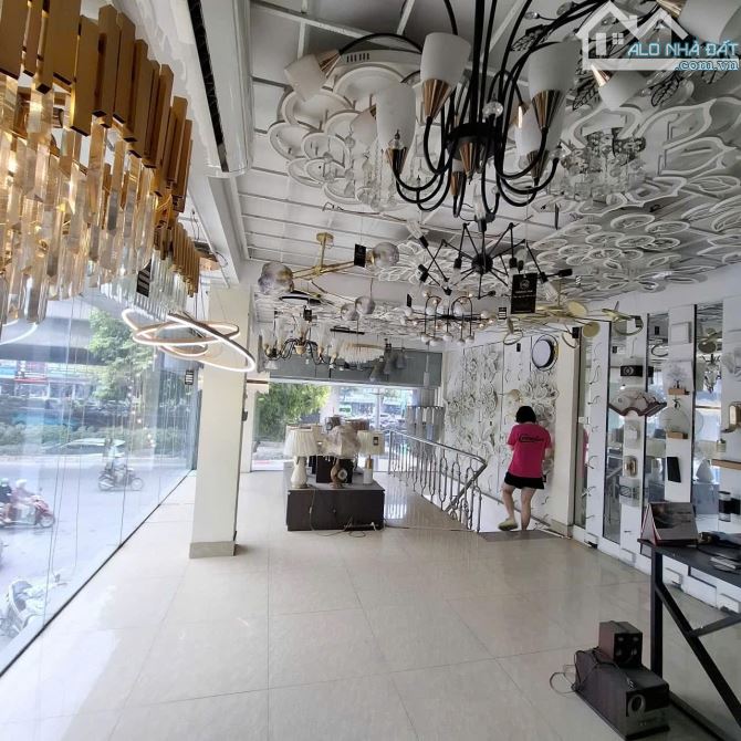 BÁN NHÀ MẶT PHỐ NGUYỄN TRÃI THANH XUÂN LÔ GÓC 65M x 6 TẦNG  GIÁ 29TỶ