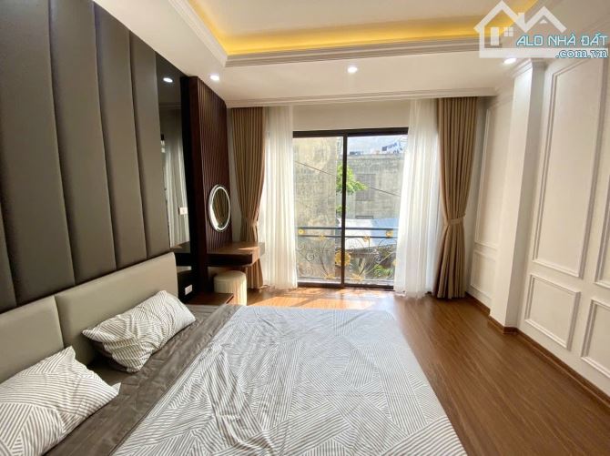 Hiếm! Hạ chào 1,7 tỷ căn nhà 50m2x5T vuông vắn - 10m ra ô tô tránh phố Xuân La, Tây Hồ.