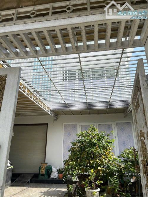 BÁN NHÀ ĐẸP GIÁ CỰC RẺ MẶT TIỀN ĐỒNG KHỞI BÀU VÁ