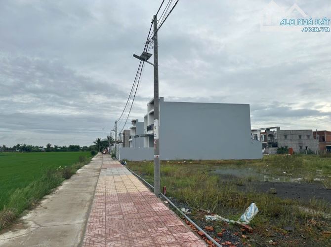 Chủ cắt lỗ 200 triệu bán gấp lô đất ở đường Ấp 4, xã Long Khê ,Cần Đước, Long An 200m2