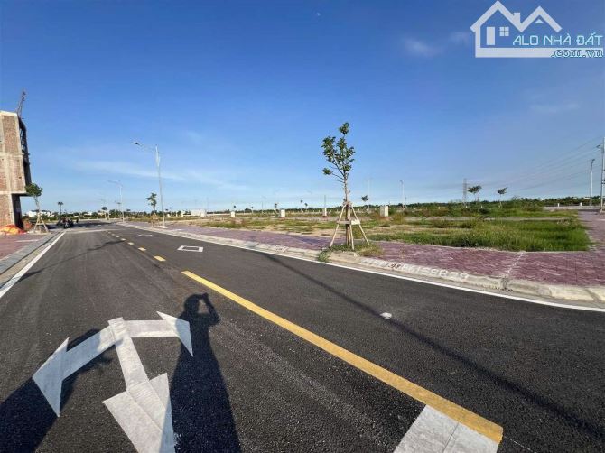 67,5m2 đất đấu giá Văn Đẩu - Ngang 4,5m - Phía sau là công viên cây xanh