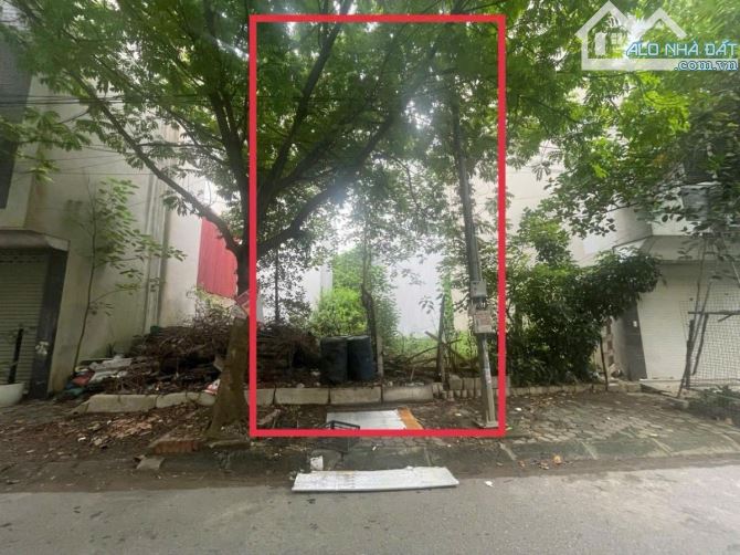 ĐẤT PHÂN LÔ VỈA HÈ Ô TÔ TRÁNH, KINH DOANH, VIEW CÔNG VIÊN, CỔNG ĐỒNG LA KHÊ 50M2 13,5 TỶ