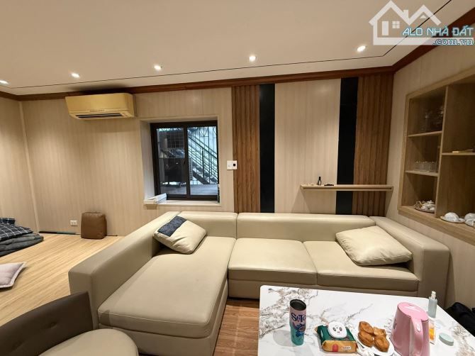 Tập thể tầng 2 Lương Định Của,đẹp như chung cư cao cấp.