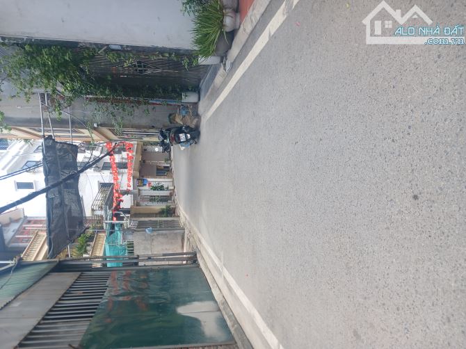 Bán nhà việt hưng long biên,dân xây chắc chắn,64m,giá 6ty7
