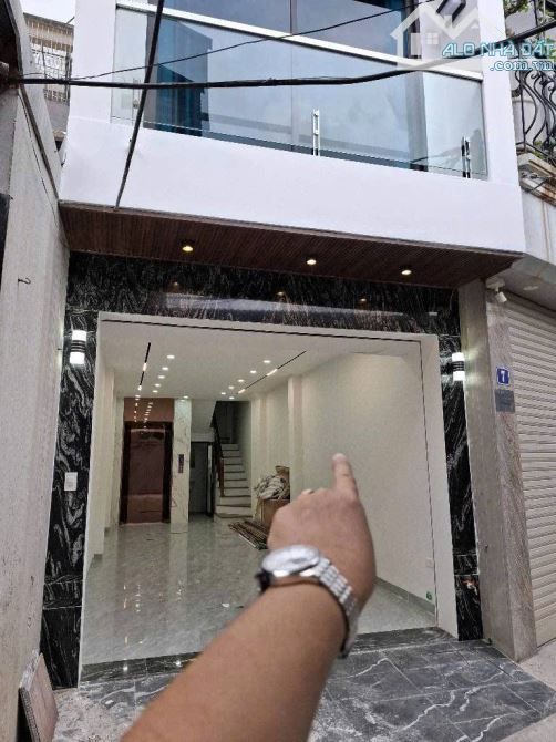 Bán nhà xuân đỗ Long Biên 42m2 xây 6 tầng thang máy gara ô tô