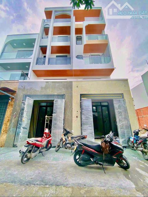 Nhà Tên Lửa, Bình Tân- cạnh chợ, đối diện trường học- 5 tầng 4 x 22m- Chỉ 8T7 TL.