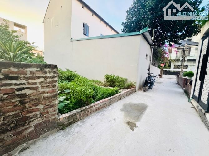 Hơn 4tỉ lô đất tại nam hồng đường thông ô tô vào đất gần cầu thăng long