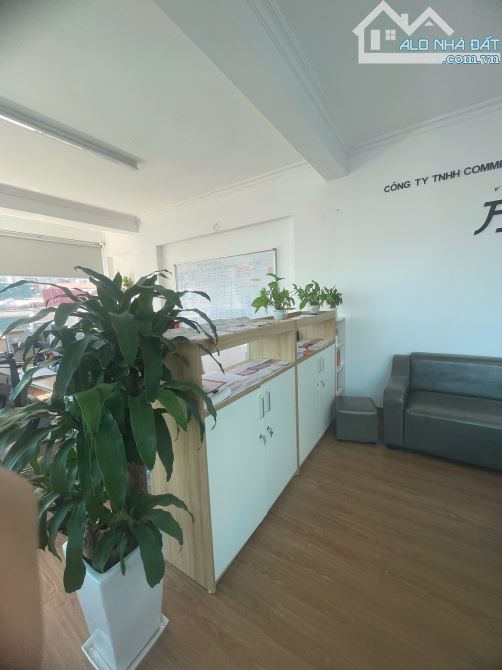 CHO THUÊ VĂN PHÒNG ĐẸP - CĂN GÓC 2 MẶT KÍNH TẠI 151 TRUNG KÍNH, YÊN HOÀ, CẦU GIẤY, HÀ NỘI