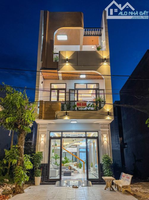 NHÀ PHỐ 3 TẦNG MẪU MỚI THUỘC KDC HỒNG LOAN