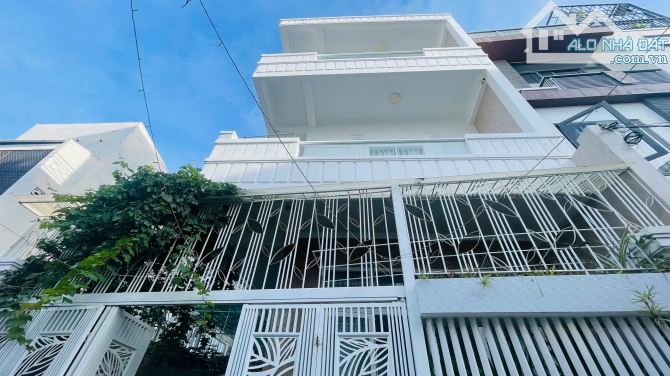 Bán nhà đường Nguyễn biểu gần biển , xe ô tô vào tận nhà, sổ đỏ hoàn công