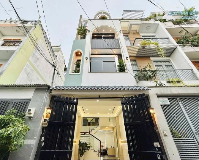 Gấp! Bán nhà 62m2 xây 3 tầng đường Nguyễn Trãi,Q5 giá 3tỷ050. Gần chợ Phùng Hưng. Hẻm 7m.