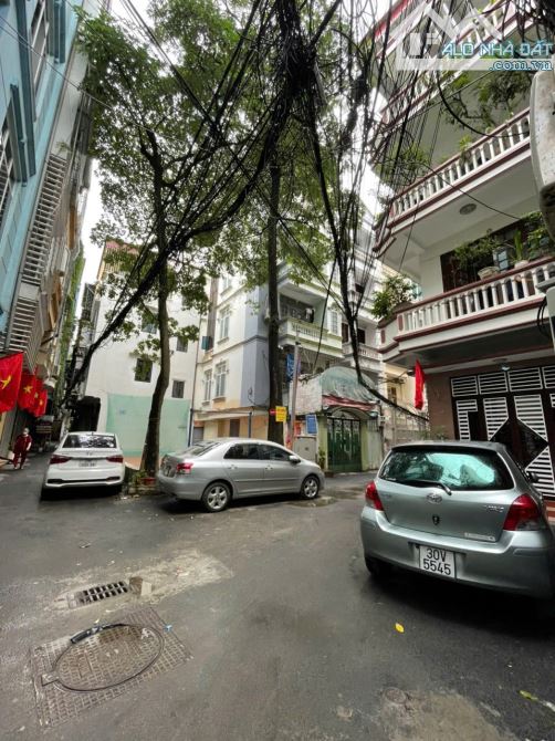 NGÃ TƯ SỞ, 6 TẦNG XÂY MỚI, Ô TÔ VÀO NHÀ, DỪNG ĐỖ THOẢI MÁI,   KINH DOANH, 2 MẶT THOÁNG