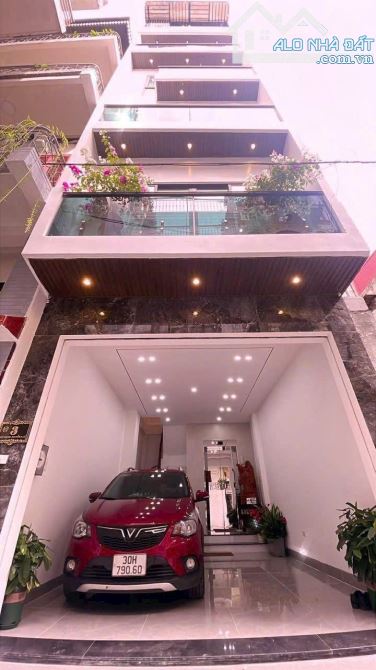 BÁN NHÀ 7 TẦNG THANG MÁY - 37m2 ,13,6 tỷ – KHU VIP NGUYỄN VĂN CỪ – LONG BIÊN  Long Biên 🔹