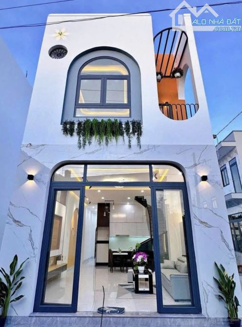 BÁN NHÀ MỚI 100% – CHỈ XÁCH VALI VÀO Ở PHAN ĐĂNG LƯU, TP. THỦ DẦU MỘT