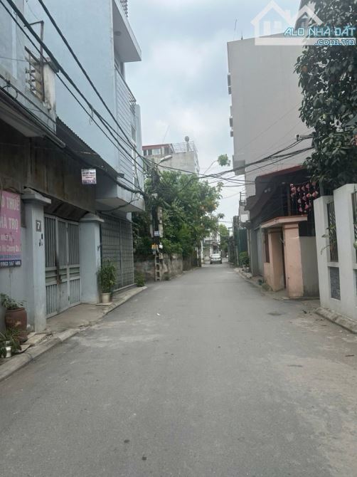 Bán 42m2 thị trấn Trâu Quỳ, ô tô vào đất, giá tốt