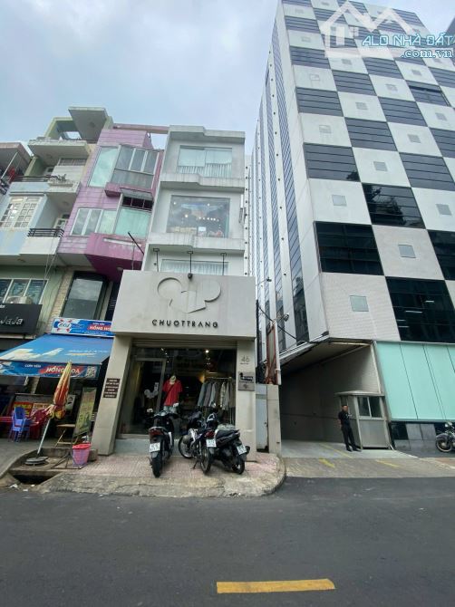 38 tỷ! Bán mặt tiền đường Nguyễn Văn Tráng, phường Bến Thành, Quận 1 - NH: 6x16m - 4 Tầng