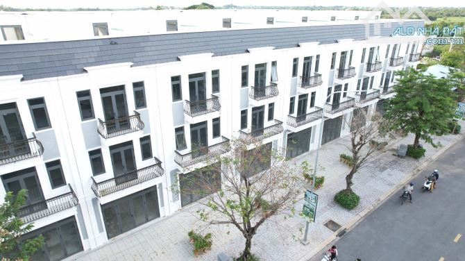 Bán căn liền kề dự án HUD Chánh Mỹ,Bình Dương,mặt sông Sài Gòn,dt 121m2,thanh toán 9 đợt