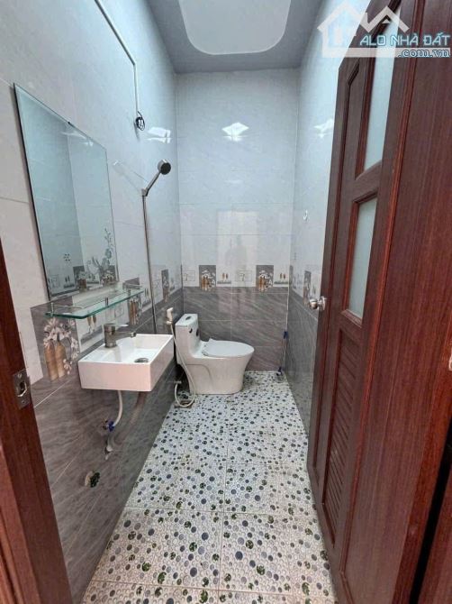 Sở hữu ngay nhà 48m2 Thép Mới, P12, Tân Bình, xây 1 trệt 1 lầu, gần Chợ Hoàng Hoa Thám