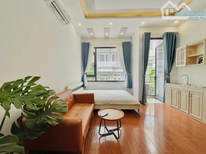Studio ban công siêu thoáng ngay Nguyễn văn linh