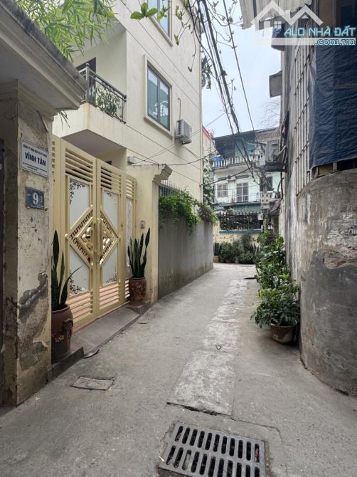 Toà ccmn Triều Khúc, 7 tầng thang máy, 11 Phòng, 12 Tỷ.