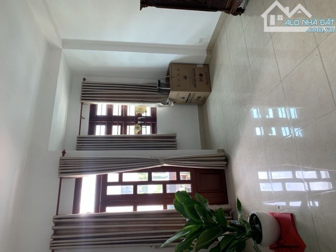 HẺM XE TẢI 3 TẦNG. 3PHÒNG NGỦ, CÁCH MẶT TIỀN ĐƯỜNG Ngô CHÍ QUỐC 100M.NHÀ XD KIÊN CỐ NỘI TH