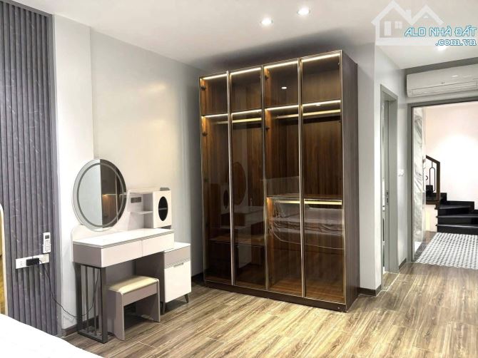 Bán nhà Tôn Đức Thắng 7 tầng thang máy, nhà đẹp ở ngay, tặng full nội thất. 13 tỷ