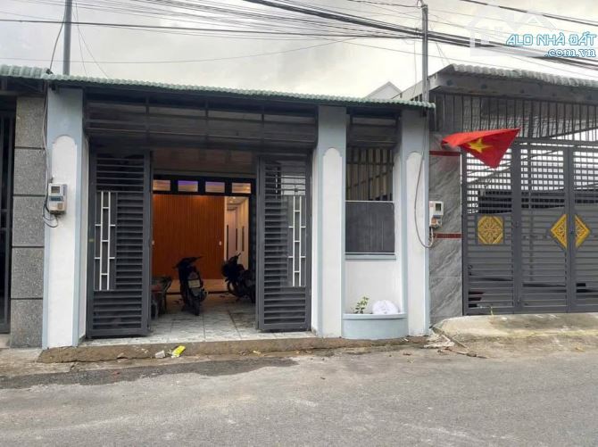 Cần tiền ! Bán gấp căn nhà mới gần chợ Việt Kiều ( Đ. Trần Văn Chẫm )113m2 -SHR- giá 880tr