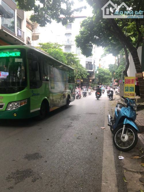 MẶT PHỐ TRẦN QUANG DIỆU VIP ĐỐNG ĐA - VỈA HÈ Ô TÔ TRÁNH-KINH DOANH SẦM UẤT