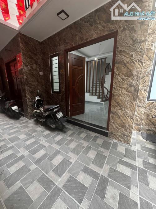 Cho thuê nhà nguyên căn Ngọc Thụy - 40m2- 5 tầng- full đồ