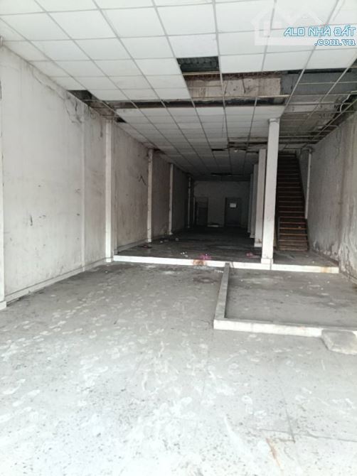 Nhà 3 tầng Mặt tiền đường QUỐC LỘ 22, phường TRUNG MỸ TÂY Q12 dt 175m2 (6mx30m) Đường 30m