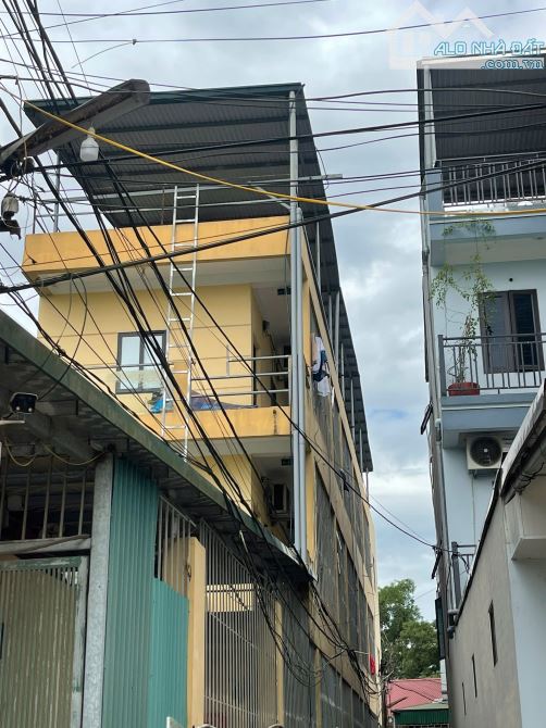 Bán nhà 4 tầng 200m² tại Thôn 4 Thạch Hòa – Sát QL21, gần ĐH FPT, kinh doanh nhà trọ sẵn t