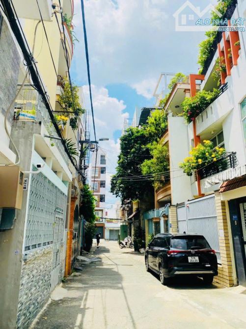 Hàng hiếm ! Bán nhà HXH 6m, 5,5 x 20m chỉ 10,7 tỷ, góc 2 mt đường Phan Văn Trị, Bình Thạnh