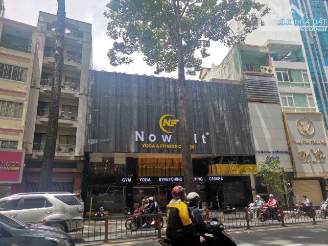 Bán nhà khuôn đát lớn 500m2 MT Quận 10 Vip Ba Tháng Hai HÀ ĐÔ CENTROSA