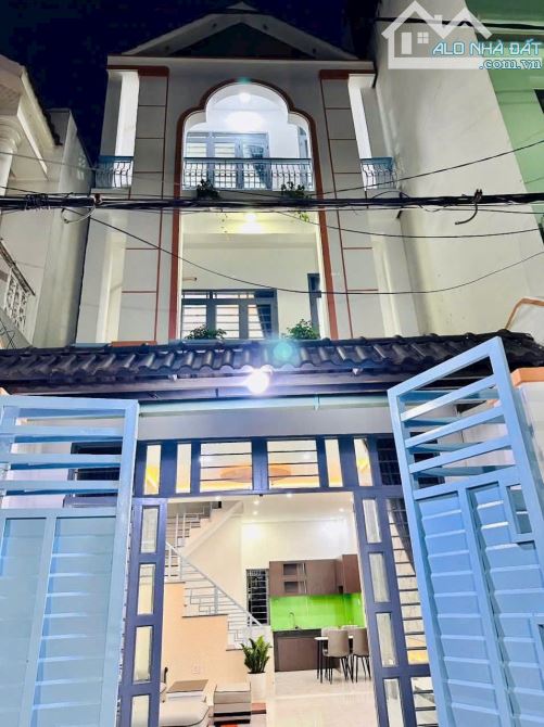 Bán nhag THẠNH LỘC 16. Q12_ 3 TẦNG_ 5x11m _ TẶNG FULL NỘI THẤT_ hẻm XE HƠI_nhà mới, Ở NGAY