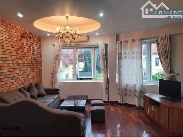 Bán nhà Hai Bà Trưng - Hà Nội:Mặt phố, vỉa hè, ô tô 2 chiều, thang máy, ở ngay, kinh doanh