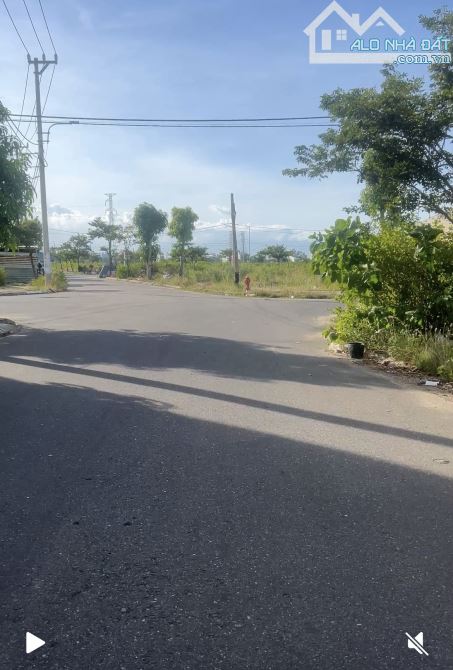 Lô góc 2 mặt tiền Thâm Tâm, Phi Bình 2.