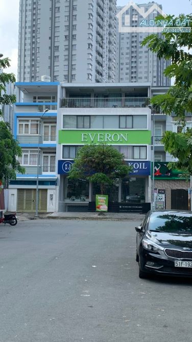 Bán nhà 627B Nguyễn Trãi, phường 11, quận 5 - 15m x 11m - 3 Tầng - 30 Tỷ