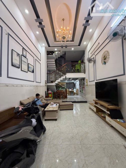 Nhà 4 tầng,hẻm 6m đường LÊ ĐỨC THỌ phường 15, Q GÒ VẤP , DT 85m2 (4,5x20) 💵 11tỷ