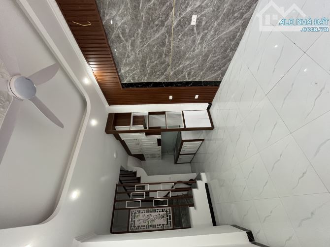 Cự Khối , Long Biên bán Nhà 5 tầng ngõ thông ô tô tránh, gân Cầu Thanh Trì, Vinh Tuy,