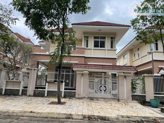 BÁN GẤP BIỆT THỰ CHÁNH MỸ - THỦ DẦU MỘT - CẠNH SÔNG SÀI GÒN.