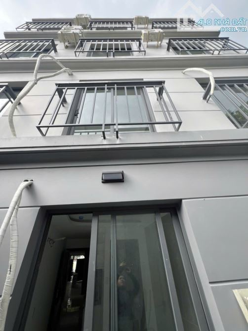 Bán tòa 21 CHDV Cao cấp HXH Nguyễn Thị Định. DT: 172m2 đất, 5 Tầng, HĐT 80tr - 17 tỷ TL